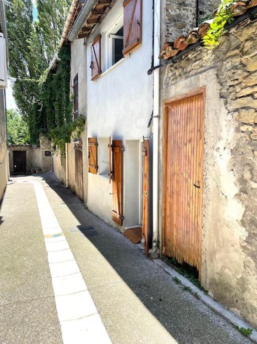 Cosy Camon Bolt-Hole Apartment Exterior photo