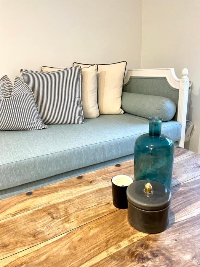 Cosy Camon Bolt-Hole Apartment Exterior photo