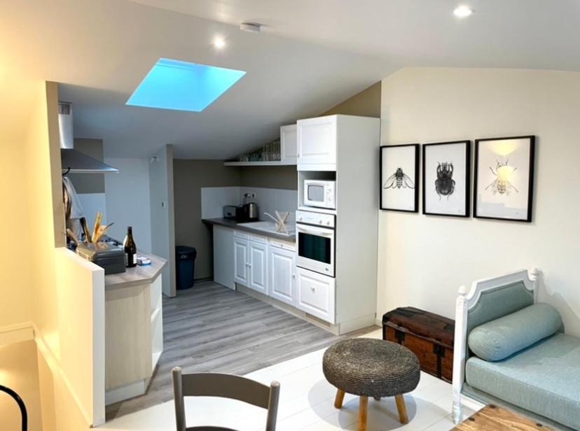 Cosy Camon Bolt-Hole Apartment Exterior photo